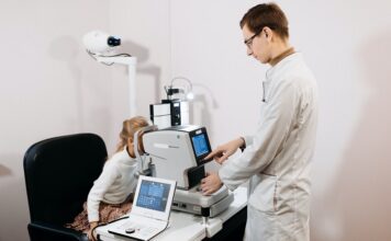 What Happens at an Optician's Clinic